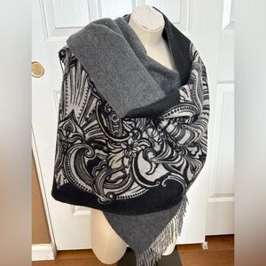 Nordstrom Abstract Large Wool Wrap/Scarf